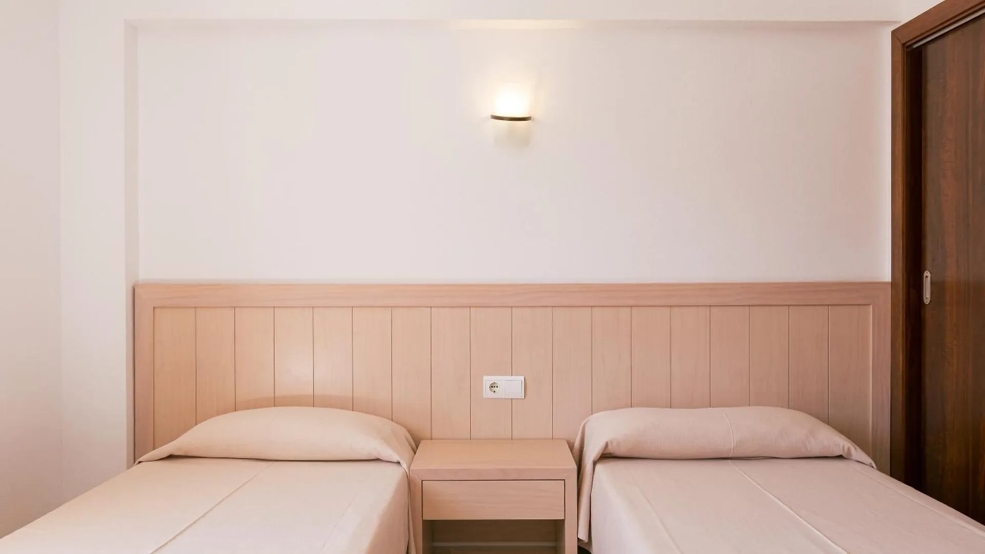 Vistamar I - Mc Apartments Ibiza Плайя Ден Босса